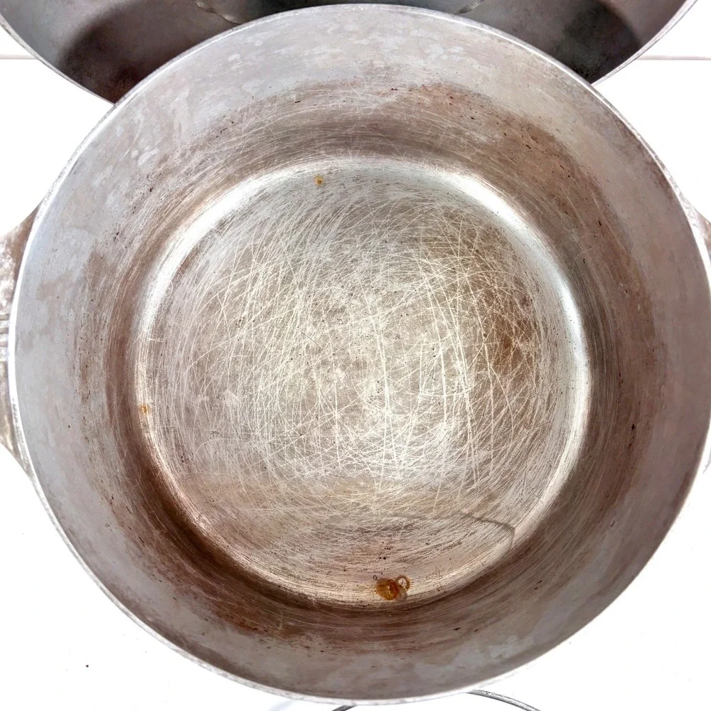 Wagner Ware Dutch Oven Silver Magnalite 4248-P Cast Aluminum with Lid and Trivet